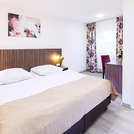 Pension Altes Backhaus Herzogenaurach Exterior photo